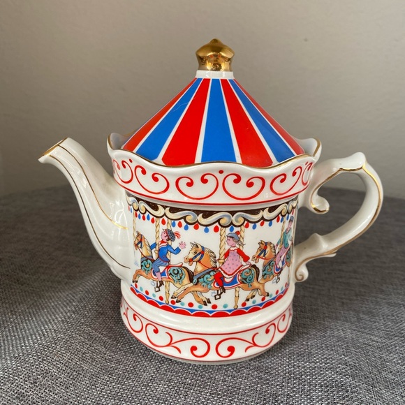 Vintage Sadler Edwardian Entertainment Carousel Teapot - Picture 2 of 9